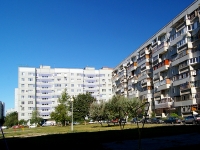 Togliatti, Topolinaya st, house 30. Apartment house