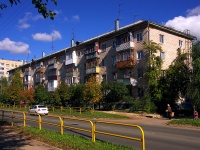 Тольятти, улица Ушакова, дом 32. многоквартирный дом