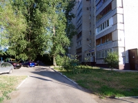 Тольятти, улица Ушакова, дом 28. многоквартирный дом