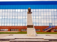 Тольятти, Бюст  В.Н. ПоляковаЮжное шоссе, Бюст  В.Н. Полякова