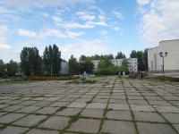 陶里亚蒂市, 广场 Денисова60 let SSSR (Povolzhky village) st, 广场 Денисова