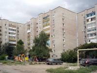 Syzran, 50 let Oktyabrya avenue, house 54. Apartment house with a store on the ground-floor