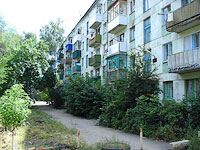 neighbour house: road. Ulyanovskoe, house 11. Apartment house