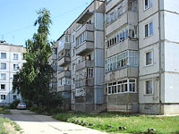 Syzran, st Zhukov, house 320. Apartment house