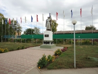 Pokhvistnevo, st Kooperativnaya. obelisk