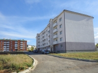 Pokhvistnevo, st Orlikov, house 1. Apartment house