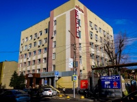 соседний дом: ул. Астраханская, дом 88 к.1. гостиница (отель) "Загреб"