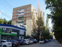 Саратов, улица Пугачева Е.И., дом 82. многоквартирный дом