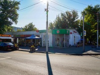 Саратов, улица Шелковичная, дом 56 к.1. супермаркет "Пятёрочка"