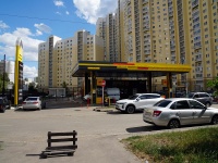 Саратов, автозаправочная станция "Роснефть", улица Симбирцева В.Н., дом 42