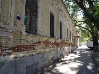Saratov, Michurin st, house 15. vacant building