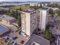 Balakovo, st 30 let Pobedy, house 1А. Apartment house