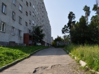 叶卡捷琳堡市, Manevrovaya st, 房屋 17Б. 公寓楼