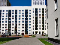 Екатеринбург, улица Академика Сахарова, дом 93. многоквартирный дом