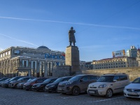 Yekaterinburg, monument В.И. ЛенинуLenin avenue, monument В.И. Ленину