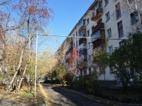 Екатеринбург, улица Большакова, дом 137. жилой дом с магазином