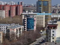 Екатеринбург, улица Большакова, дом 70. офисное здание