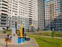 Yekaterinburg, Dorozhnaya st, house 18. Apartment house