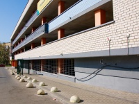 Yekaterinburg, Dorozhnaya st, house 20. garage (parking)
