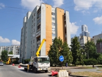 Екатеринбург, улица Антона Валека, дом 18. многоквартирный дом