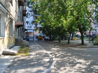 Yekaterinburg, Popov st, house 33. Apartment house