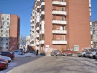 叶卡捷琳堡市, Uralskaya st, 房屋 8. 公寓楼