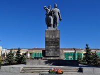 Yekaterinburg, st Chelyuskintsev. monument