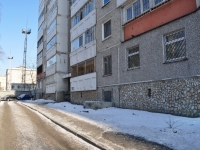 Yekaterinburg, Kuznechnaya st, house 82. Apartment house