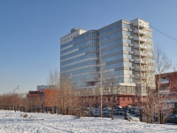 Екатеринбург, улица Крестинского, дом 46А. офисное здание