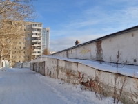 Yekaterinburg, Tkachey str, house 14. garage (parking)
