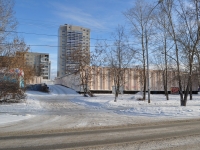 Yekaterinburg, Tkachey str, house 20. garage (parking)