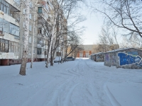 Yekaterinburg, Bardin st, house 39. Apartment house