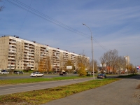 Yekaterinburg, Deryabinoy str, house 30. Apartment house