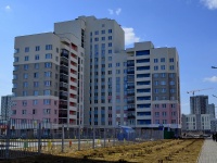 Yekaterinburg, Pavel Shamanov st, house 52. Apartment house