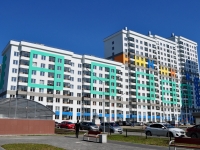 Yekaterinburg, Pavel Shamanov st, house 17. Apartment house