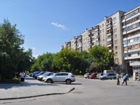 Yekaterinburg, Industrii st, house 31. Apartment house