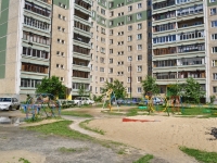 Yekaterinburg, Khimmashevskaya str, house 9. Apartment house