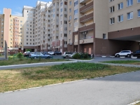 Yekaterinburg, Tatishchev str, house 90. Apartment house
