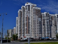 Yekaterinburg, str Tatishchev, house 54. Apartment house