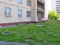 Yekaterinburg, Tokarey str, house 62. Apartment house