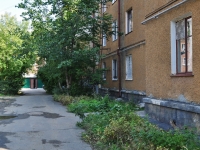Yekaterinburg, 40 let Oktyabrya st, house 69. Apartment house