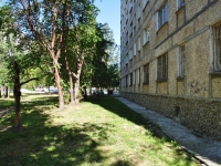 Yekaterinburg, Bakinskikh Komissarov st, house 60. Apartment house