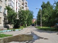 Yekaterinburg, Krasnykh Bortsov st, house 6. Apartment house