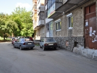 Yekaterinburg, Uralskikh rabochikh str, house 49. Apartment house