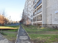 叶卡捷琳堡市, Krasnykh Komandirov st, 房屋 32. 公寓楼