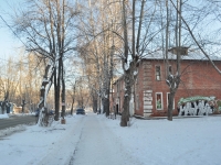 Екатеринбург, улица Красных Командиров, дом 82. многоквартирный дом