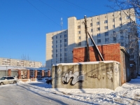 Yekaterinburg, st Frezerovshchikov. service building