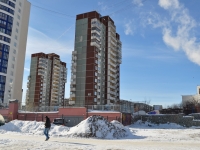 Yekaterinburg, Opalikhinskaya st, house 22. Apartment house
