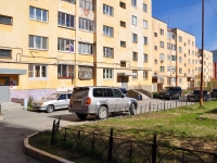Екатеринбург, Волчанский переулок, дом 8. многоквартирный дом