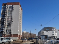 Yekaterinburg, Krupnosortshikov st, house 10. Apartment house